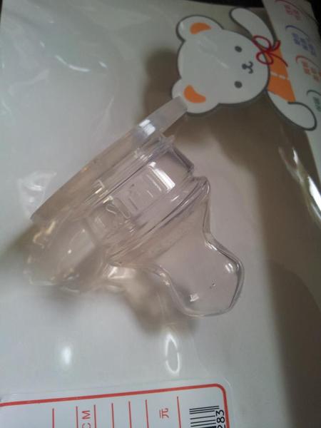NUK一般口徑矽膠奶嘴1號。中圓洞