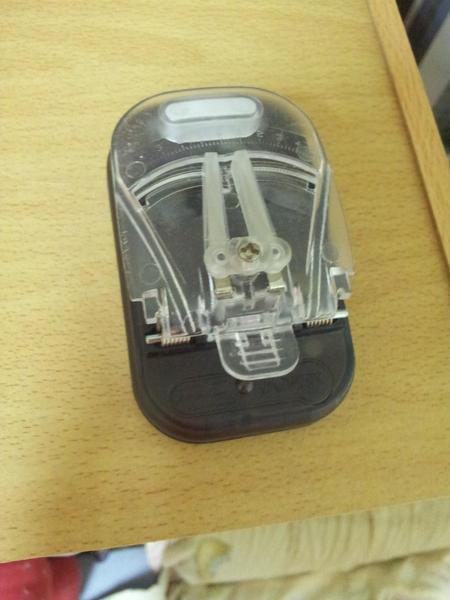 萬用充電器