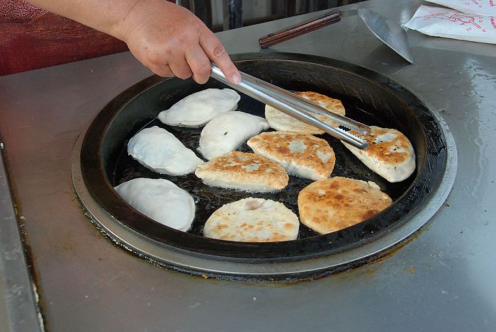 等待肉餅與韮菜盒