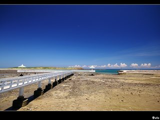雙曲橋延伸入海