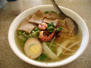 金鎖港小吃的什錦麵用澎湖海鮮熬湯