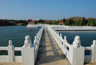 雙湖園內的九曲橋