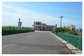 通往七美機場的馬路，附近就是九孔養殖場