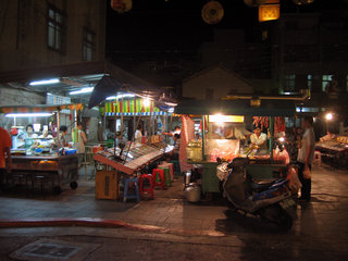 中正路上的北甲宮小夜市