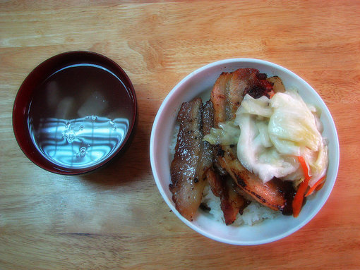 五花肉蓋飯