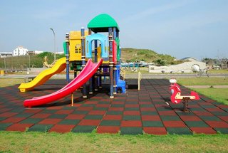 牡蠣飛龍旁的小公園