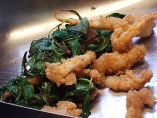 剛炸好的魷魚頭