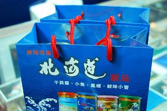 大順商行：老闆設計的醒目手提袋