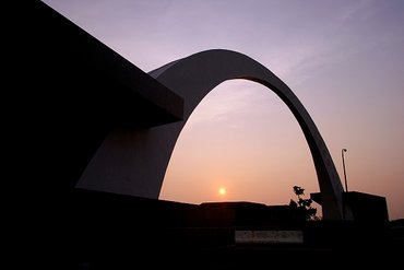 即將入夜的跨海大橋
