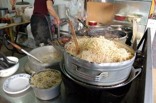 炒米粉跟炒麵可以混著點