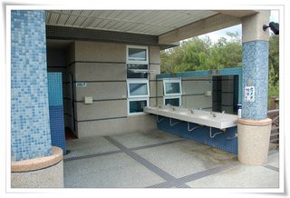 室內沖水設施可以免費提供參加水上活動的遊客使用