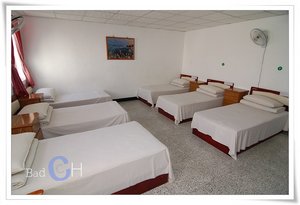 寬廣的六人房乾淨又便宜
