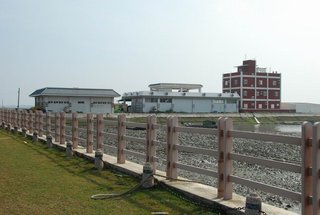 牡蠣飛龍旁的小公園