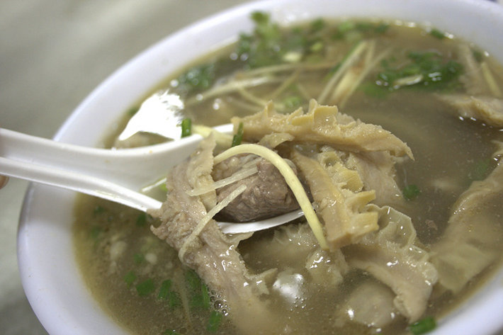 清香的牛雜湯