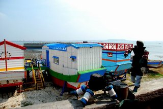 寺廟藝術茶室二樓望出去的石泉外海堤