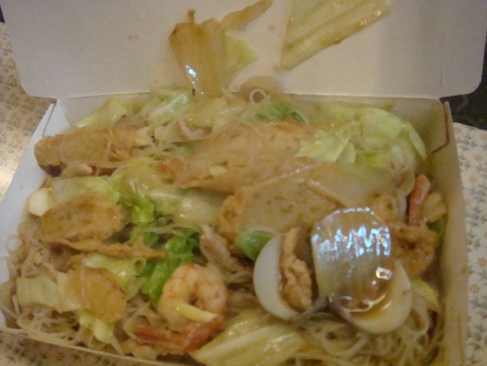 一大盤炒米粉