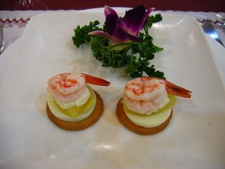 餐前小餅乾，冰涼且脆的口感，強力推薦！